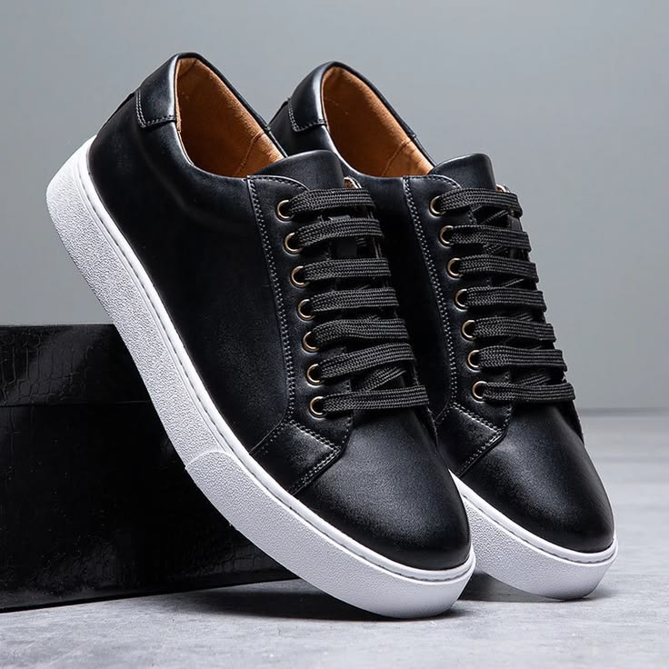 Low-top Sneakers